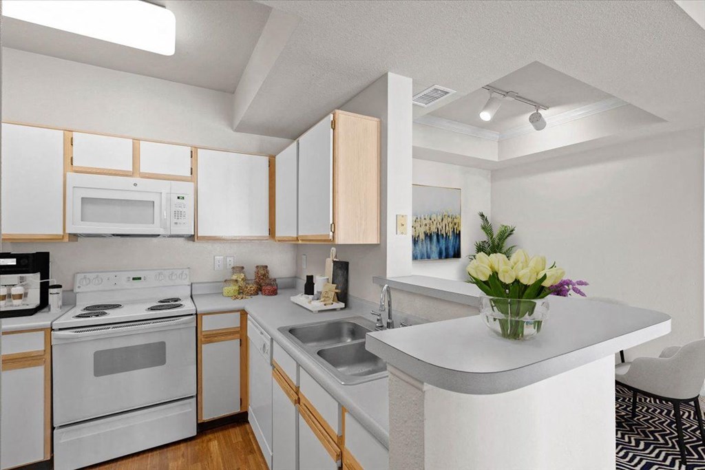 Crescent Apartment Homes, 8500 Maurer Rd., Lenexa, KS RentCafe